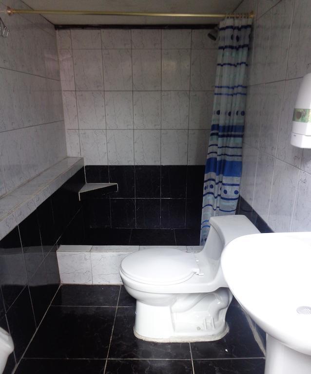 Hostal Yumbo Imperial Quito Room photo