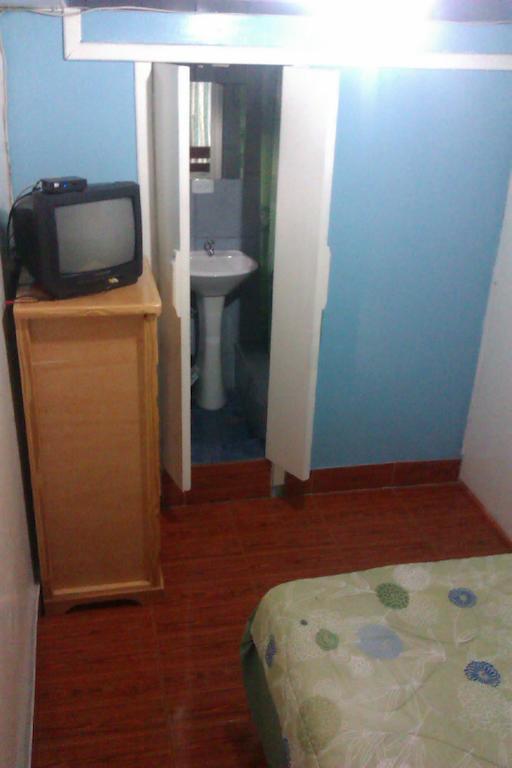 Hostal Yumbo Imperial Quito Exterior photo
